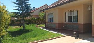 Casa aparellada  Calle sancti petri