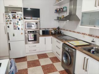 Casa aparellada a Novés. Chalet en venta en novés