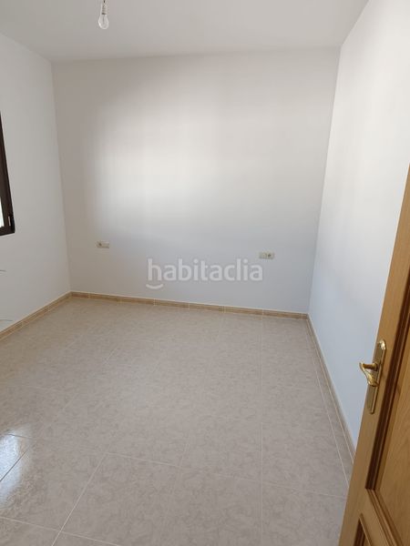 Foto 0c50a30e-cd43-4d19-86bc-37b97f2fe8f4. Casa adossada a Erustes