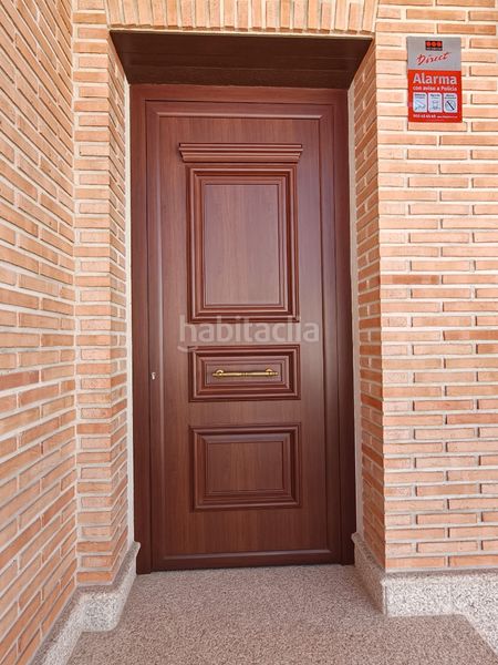 Foto 2598de67-8f67-4ca3-8ec2-fe33ecdd4a6f. Casa adossada a Erustes