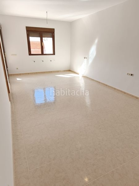 Foto 638df079-ea72-48de-b6b2-32b4a1971ca8. Casa adossada a Erustes