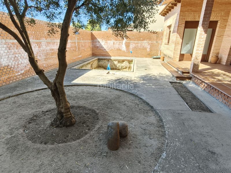 Foto 7a5d92a2-5ca0-4584-8286-0e6bbcff58ba. Casa adossada a Erustes