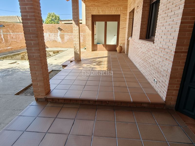 Foto 98452dcb-05ff-4c7d-9f59-95c1b2f8d752. Casa adossada a Erustes
