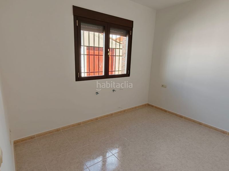 Foto 9df75fb8-467a-45d5-9eec-b5bd75152074. Casa adossada a Erustes