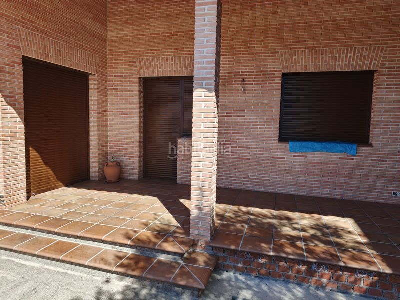 Foto 9f2aaf7b-72d1-44fc-836c-36fe496fd754. Casa adossada a Erustes