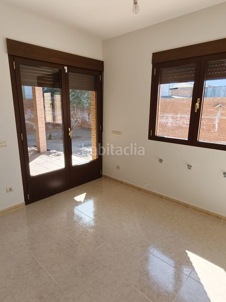 Foto adacd26b-1365-41f1-87c0-a467a2a2be21. Casa adossada a Erustes