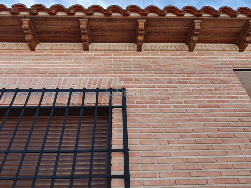 Foto c09cd3be-835b-4e08-ba44-6e225b47c676. Casa adossada a Erustes