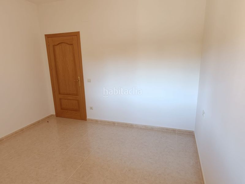 Foto c2923683-6862-4058-8e3c-7badfc0221ce. Casa adossada a Erustes