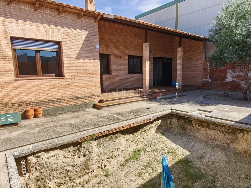 Foto e64d1c9d-49e3-4ef3-81db-e14b8f635fa3. Casa adossada a Erustes