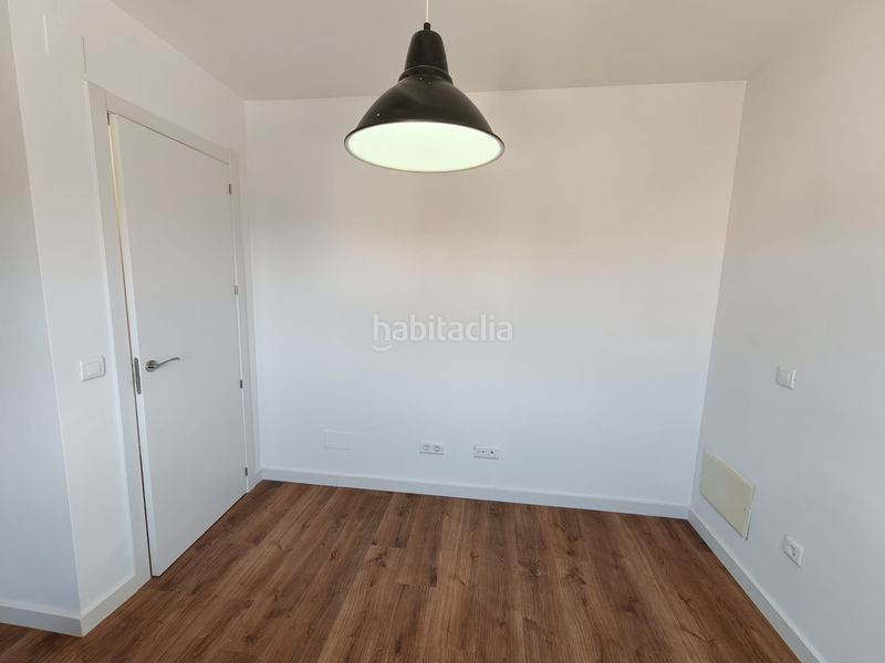 Foto 6b389e14-28a6-43bc-ba37-b91dda0fb79c. Casa adossada amb calefacció a Barcience
