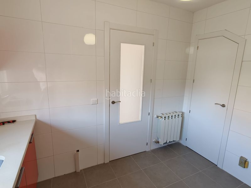 Foto b69d66fc-9e4b-4efd-960d-c35b7166a016. Casa adossada amb calefacció a Barcience