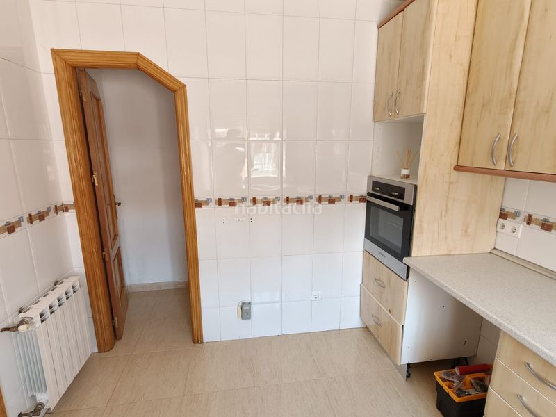 Foto 21ad74b9-00e3-4e5c-ad0a-e855e86be6b8. Chalet  en venta en Barcience