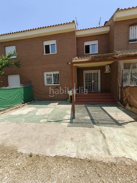 Foto ce03e505-ab73-45b6-8e60-f527085e384e. Chalet  en venta en Barcience
