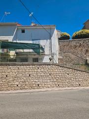 Casa adossada a Avenida almoguera 10. Estupenda casita de pueblo