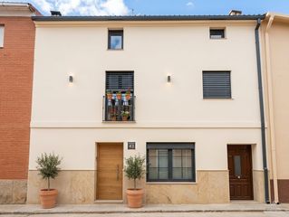 House in Mondéjar. Casa en mondejar, con patio