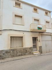 Casa en Calle monseor romero 13. Magnifica casa para entrar a vivir