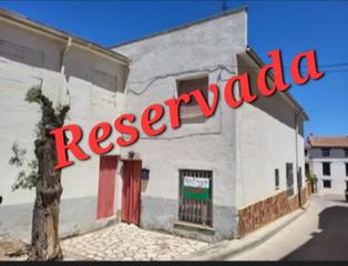 Maison à Calle amargura 17. Casa con patio en mondejar ¡¡¡¡¡ gran oportunidad !!!