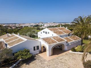 Mas à Alaior Poble. Casa de campo con licencia turística