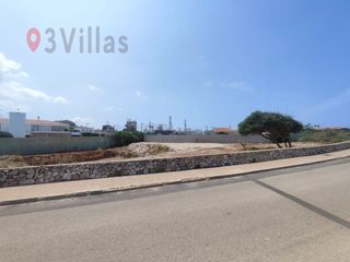 Terreno residenziale in Cala en Blanes. Terreno urbano en venta con proyecto de construcción