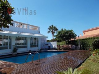 Chalet en Cala dEn Bosch-Serpentona. Villa en venta en ub cap d'artrutx con licencia turstica