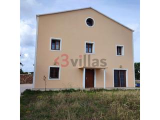 Casa  N/a. Gran casa en venta con extenso terreno en ciutadella