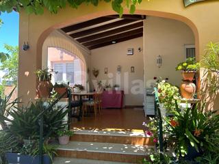 Chalet  N/a. Chalet independiente con piscina .