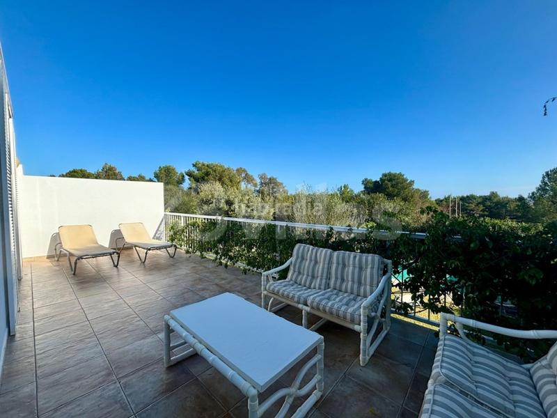 Foto 4436d416-ba3a-4709-9bea-958f5995c5da. Chalet  con piscina y garaje en venta en Coves Noves en Es Mercadal
