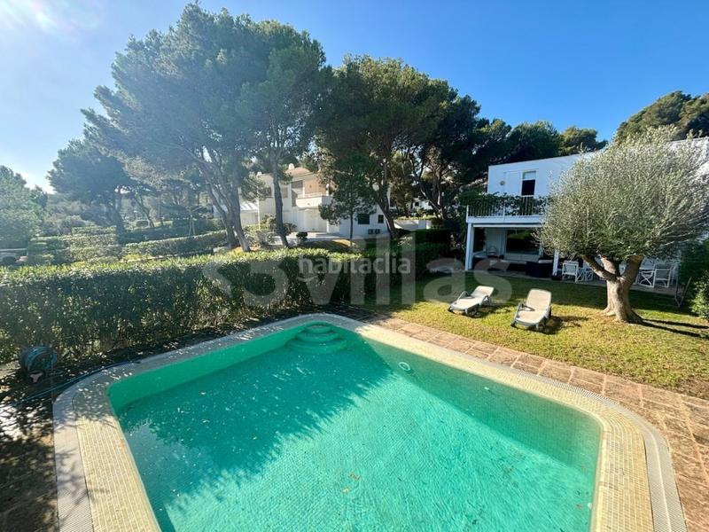 Foto 6013b60b-904e-428e-bc4f-1128a16b977c. Chalet  con piscina y garaje en venta en Coves Noves en Es Mercadal