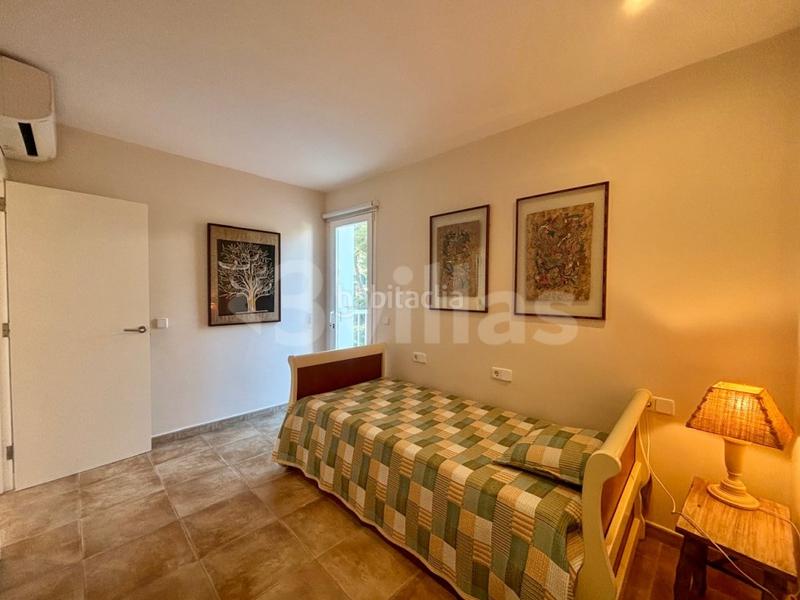 Foto 6f8e88e0-274e-43ee-a35e-f15eda1a5e74. Chalet  con piscina y garaje en venta en Coves Noves en Es Mercadal