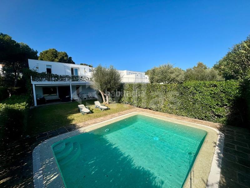Foto 9f391183-062e-43b0-b88c-d8cb3b3c020f. Chalet  con piscina y garaje en venta en Coves Noves en Es Mercadal