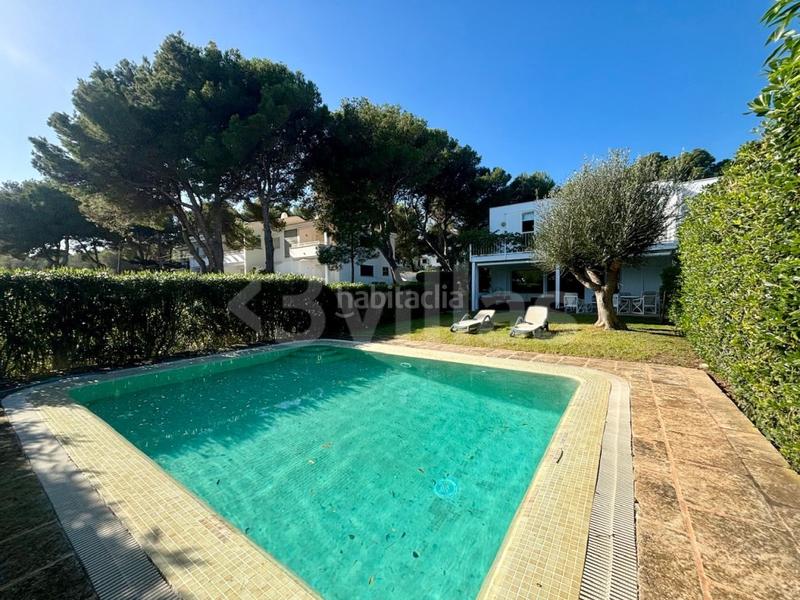 Foto a5befdac-2498-4b59-8983-6a3b575ad1a9. Chalet  con piscina y garaje en venta en Coves Noves en Es Mercadal
