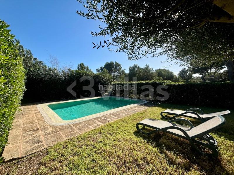 Foto bf19c46f-ffff-4a52-be5f-06439a2f7349. Chalet  con piscina y garaje en venta en Coves Noves en Es Mercadal