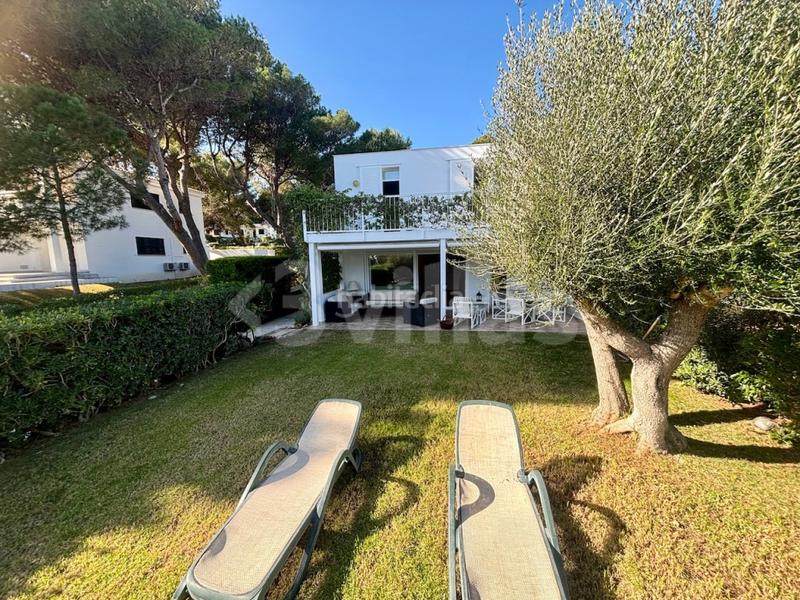 Foto c5d973eb-134c-4d9b-b0ba-0e20aa256ac2. Chalet  con piscina y garaje en venta en Coves Noves en Es Mercadal
