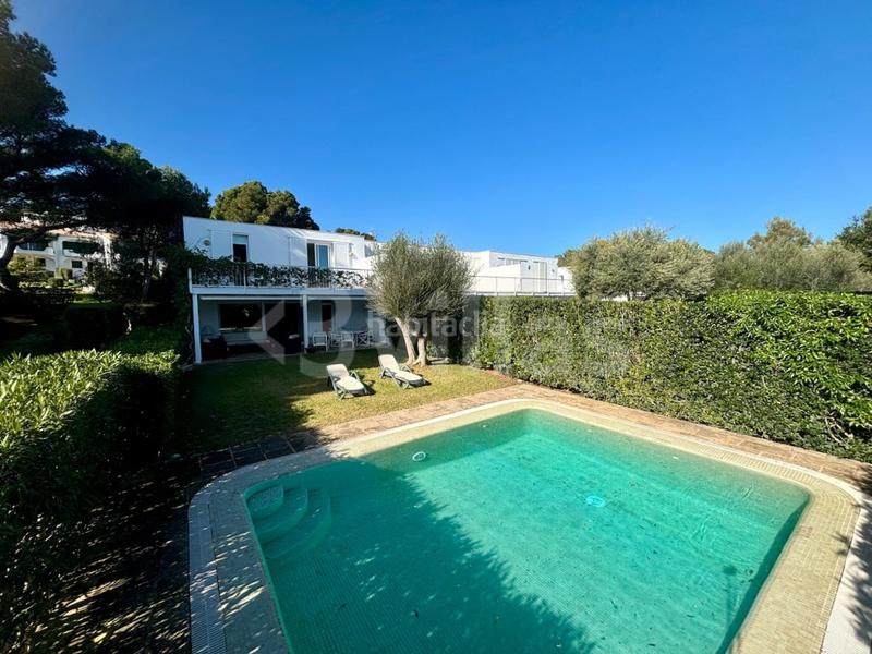 Foto d887343b-1b1b-44b6-b2fd-b64306080c8a. Chalet  con piscina y garaje en venta en Coves Noves en Es Mercadal