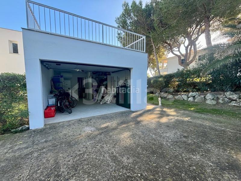 Foto db4bdb6c-34cc-47f5-b8fa-9fd47d0f8819. Chalet  con piscina y garaje en venta en Coves Noves en Es Mercadal