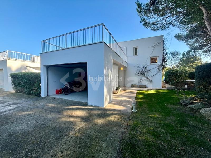 Foto fc2cbcde-6704-4417-a930-9efb9474400b. Chalet  con piscina y garaje en venta en Coves Noves en Es Mercadal