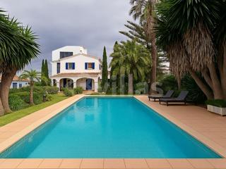 Casa a Sant Climent-Es Canutells. Casa de pueblo con jardin y piscina en venta en sant climent