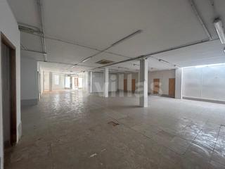 Rent Business premise  N/a. Amplio local comercial muy céntrico.