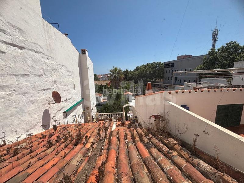 Foto f973409b-9cd7-4327-adda-3b0900357f29. Casa en exclusiva casa con patio en el centro de mahón en Maó