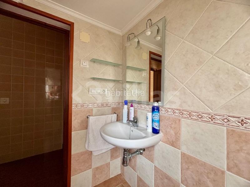 Foto 0b60bdae-f521-4727-b8a0-e03bf9c944fb. Casa  entera en plena plaza esplanada de mahón en Maó