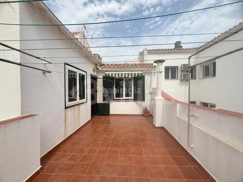 Foto 68ca0d84-5948-48a8-946c-4f30de6e358b. Casa  entera en plena plaza esplanada de mahón en Maó