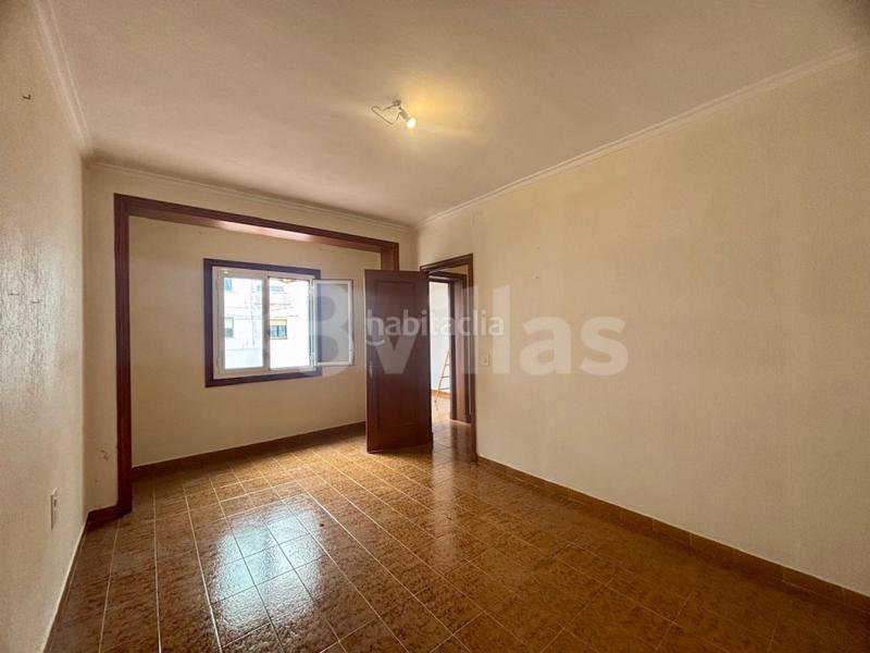 Foto d961dbee-ae94-4963-820b-71eaad7455de. Casa  entera en plena plaza esplanada de mahón en Maó
