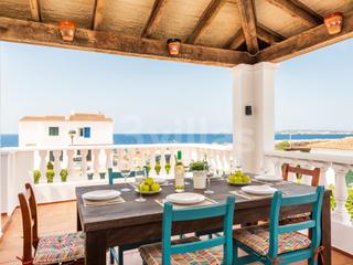 Casa  N/a. Villa con licencia turística frente al mar