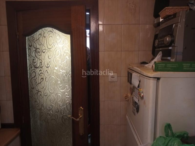 Foto fadca31d-91dc-4cf4-add3-23b1813e0f72. Pis a calle de leiria 8 a Abrantes Madrid