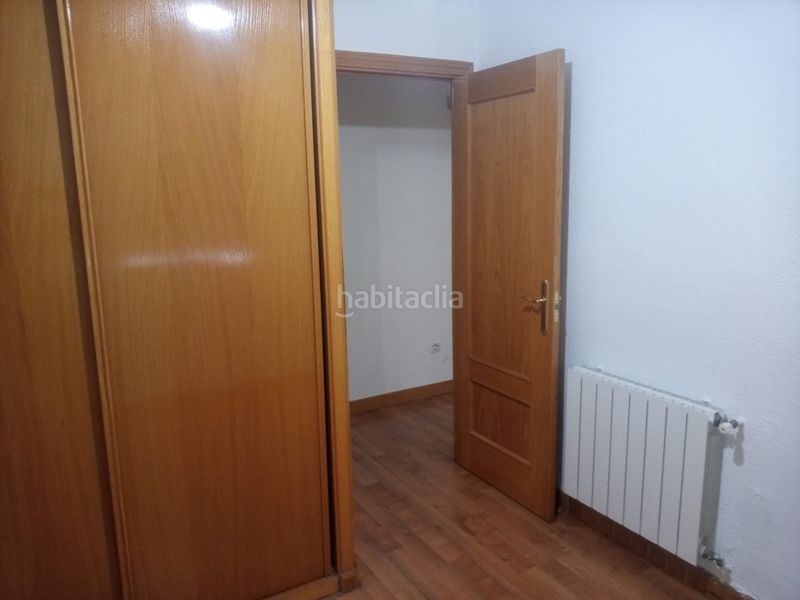 Foto 978d26a3-2e10-4cbc-8c1c-c39f00f071b9. Pis a avenida de oporto 24 a Opañel Madrid