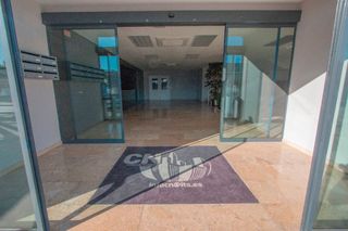 Rent Office space in Calle de la mancha 1. Oficina centro de negocios en coslada