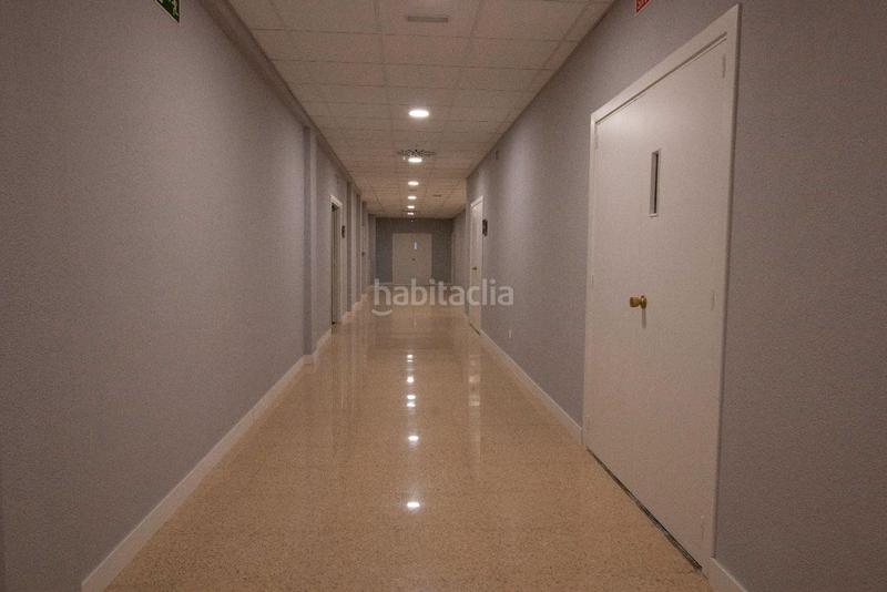 Foto 25419f2a-0e6d-4f1f-aef3-bdf63f1b557a. Affitto ufficio in calle de la mancha 1 in El Barral Ferial Coslada