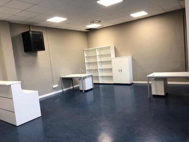 Foto 2f7e4773-518e-40c3-becf-bef6af0d81a8. Alquiler oficina en calle de la mancha 1 oficina 80 m2 centro de negocios en Coslada