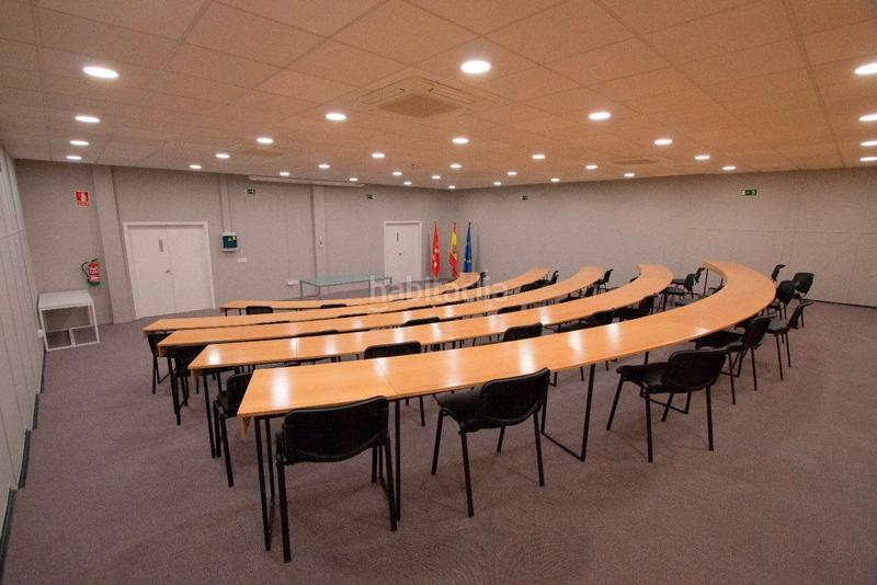 Foto 722fced7-1f4b-4560-b85d-49163024f3b2. Alquiler oficina en calle de la mancha 1 oficina 80 m2 centro de negocios en Coslada