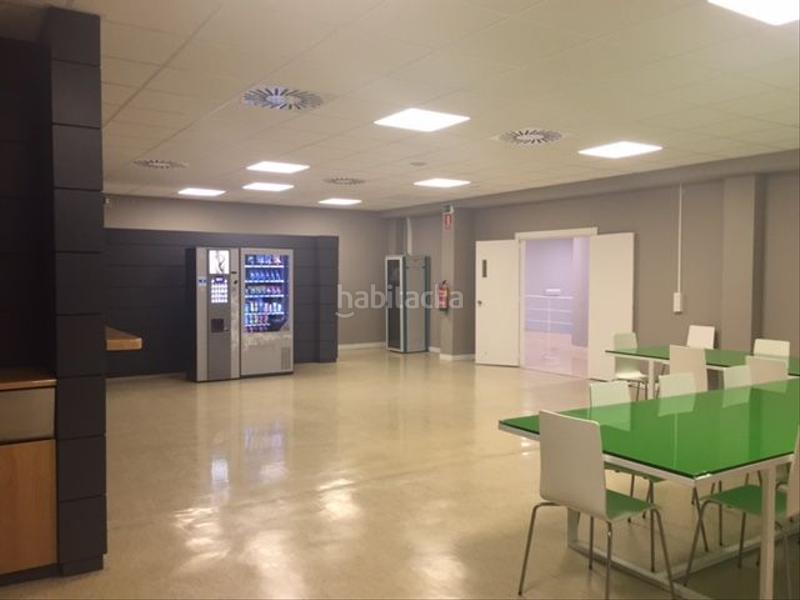 Foto 3ed8d290-c69e-4642-8edb-0f8dc63813c4. Alquiler oficina en calle de la mancha 1 oficina en centro de negocios, 55 m2 en Coslada